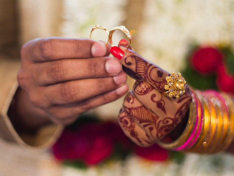 Should You Opt for an Early Marriage or Not?