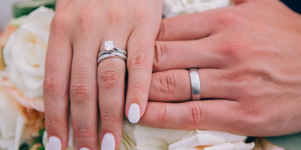 indian wedding couple hand with engagement rings Stock Photo - Alamy