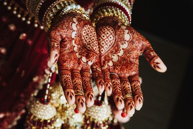 How to Handle Differing Religious Beliefs in Marriage Bureau Matches?