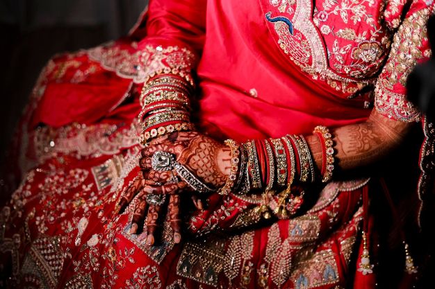 How Working Professionals in the Baniya Community Approach Marriage Today